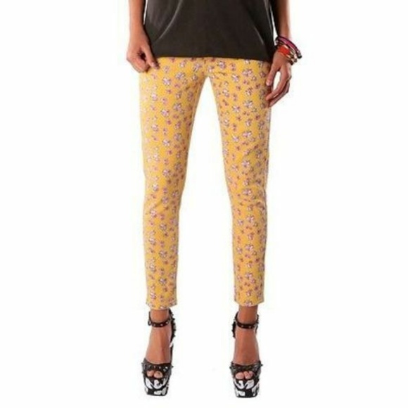 NWT IRON FIST SCARY PRAIRIE YELLOW DENIM JEANS - Picture 3 of 7
